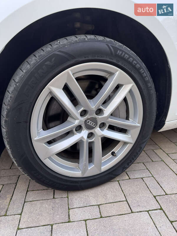 Седан Audi A4 2017 в Виноградове
