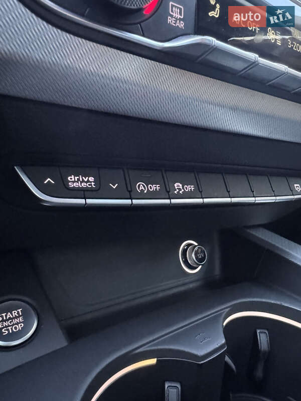 Седан Audi A4 2017 в Виноградове