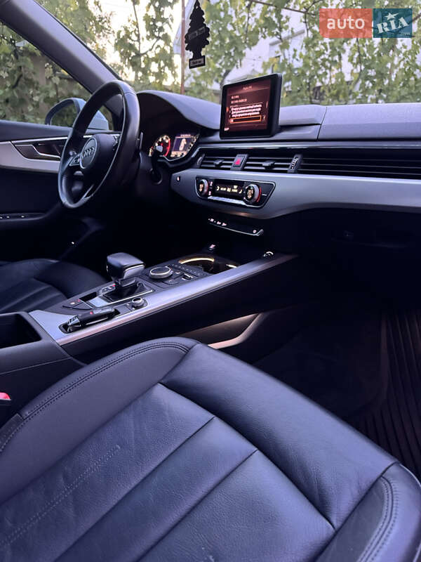 Седан Audi A4 2017 в Виноградове