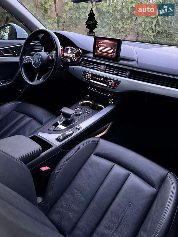 Седан Audi A4 2017 в Виноградове