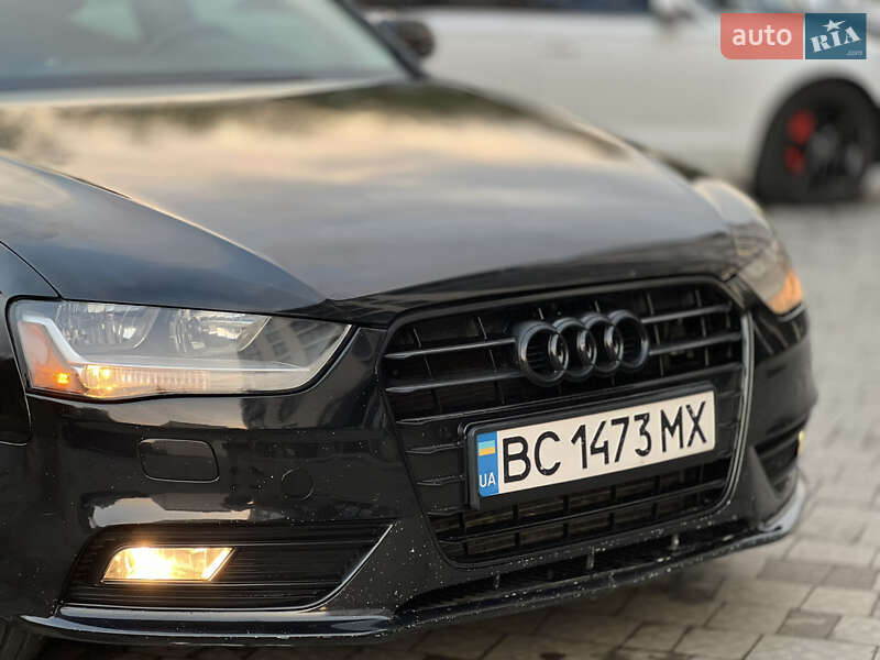 Седан Audi A4 2014 в Новояворовске