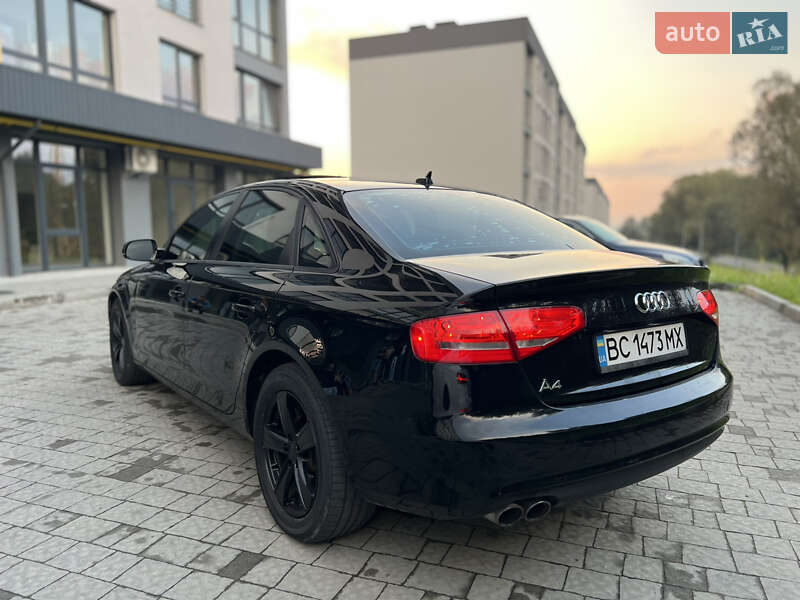 Седан Audi A4 2014 в Новояворовске