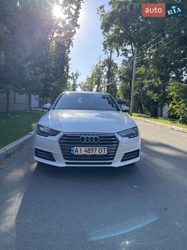 Седан Audi A4 2015 в Ирпене