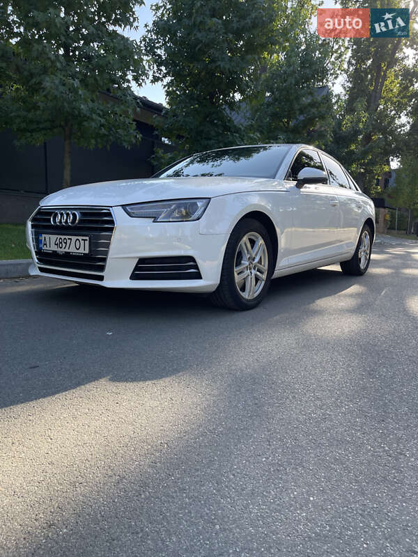 Седан Audi A4 2015 в Ирпене