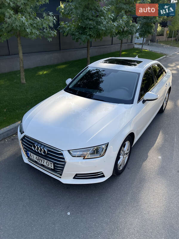 Седан Audi A4 2015 в 