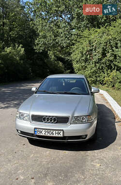 Седан Audi A4 1999 в Сарнах