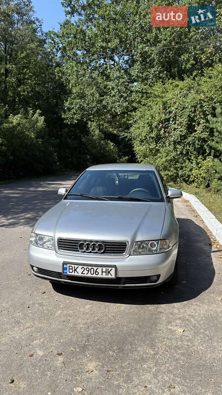 Седан Audi A4 1999 в 