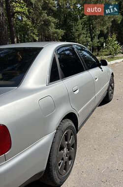 Седан Audi A4 1999 в 