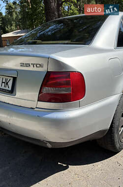 Седан Audi A4 1999 в 