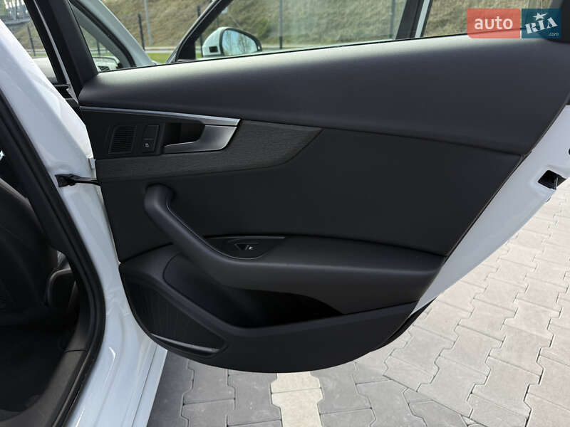 Седан Audi A4 2017 в Києві