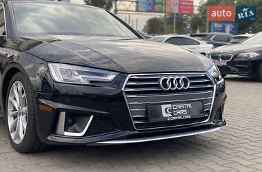 Седан Audi A4 2019 в 