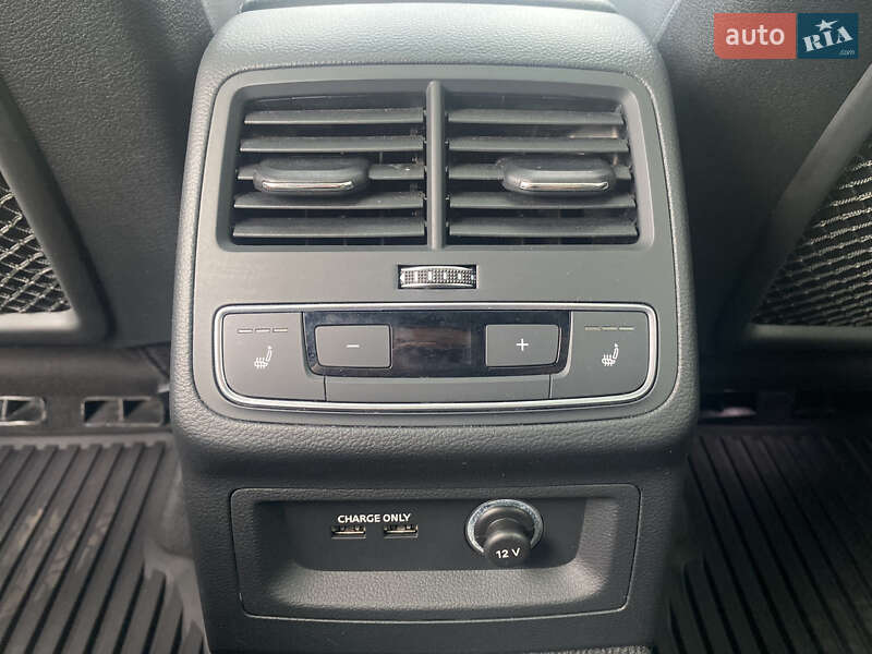 Седан Audi A4 2019 в Луцке