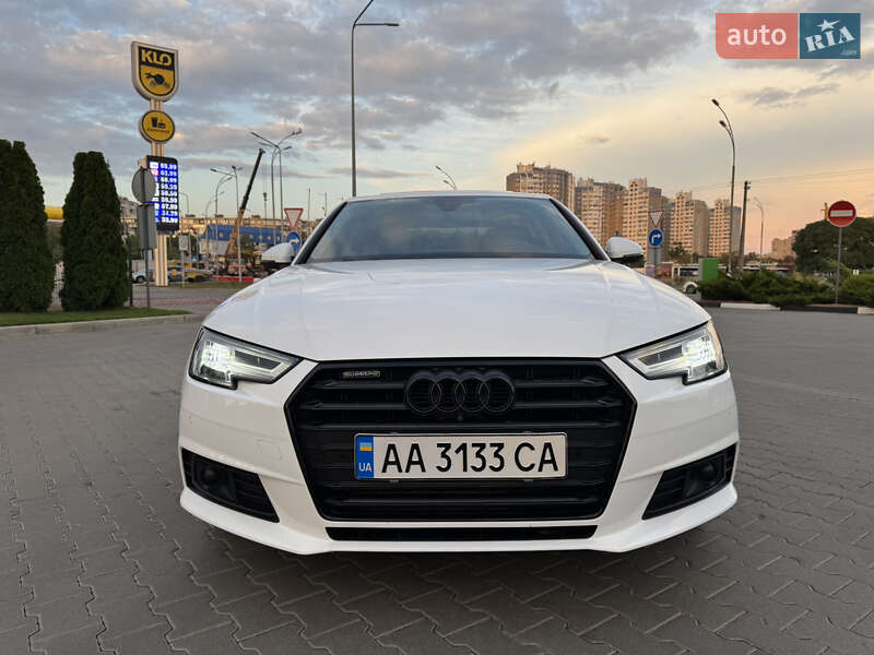 Седан Audi A4 2016 в Киеве