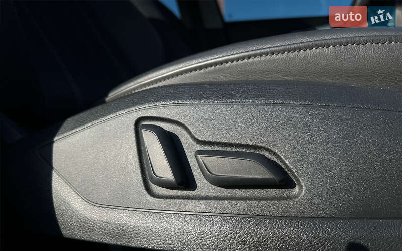 Седан Audi A4 2023 в Львове