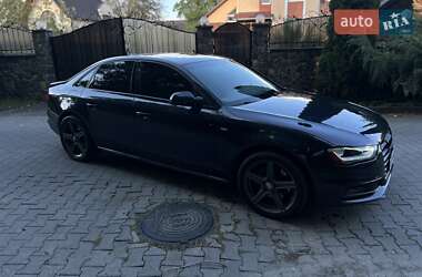 Седан Audi A4 2015 в 