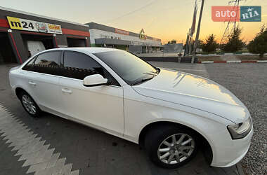 Седан Audi A4 2012 в 