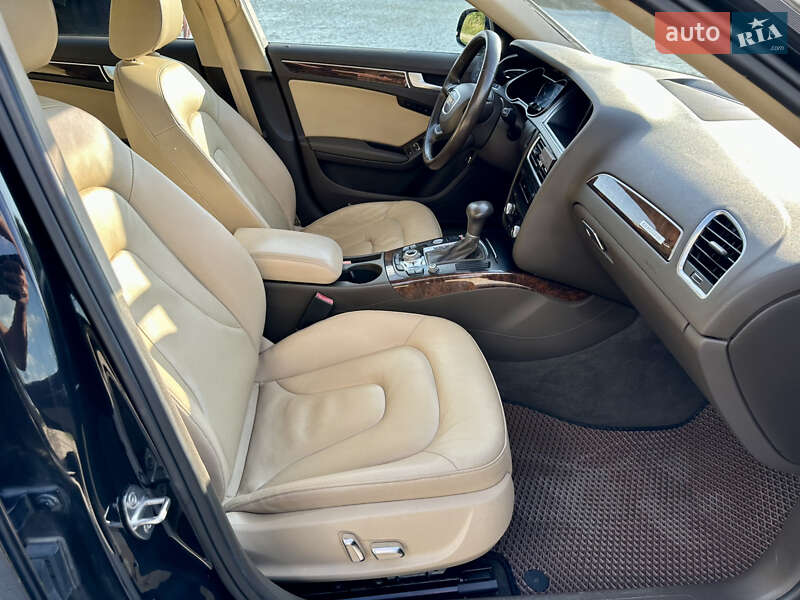 Седан Audi A4 2013 в Львове