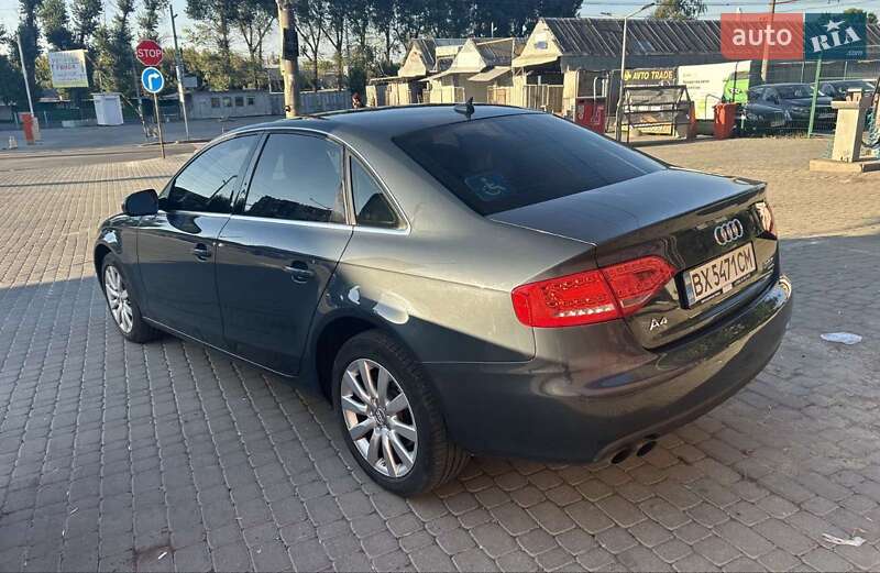 Седан Audi A4 2010 в Хмельницком