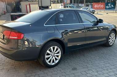 Седан Audi A4 2010 в 
