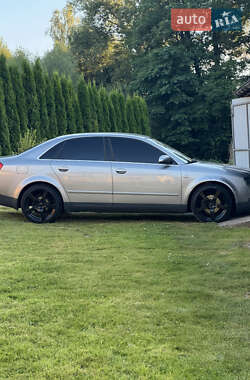Седан Audi A4 2001 в 