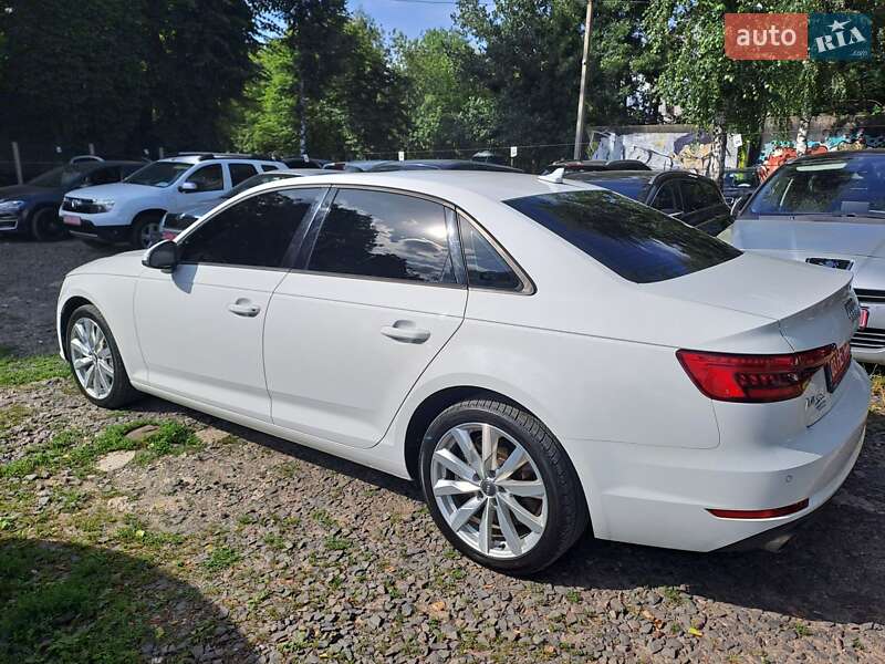 Седан Audi A4 2016 в 