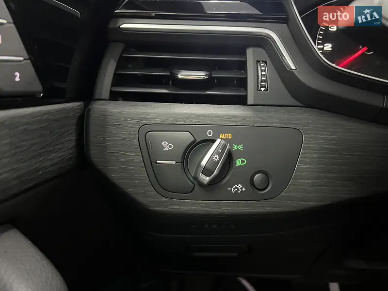 Audi A4 2019 VIN WAUDNAF49LN005625 фото оголошення 15 з 71