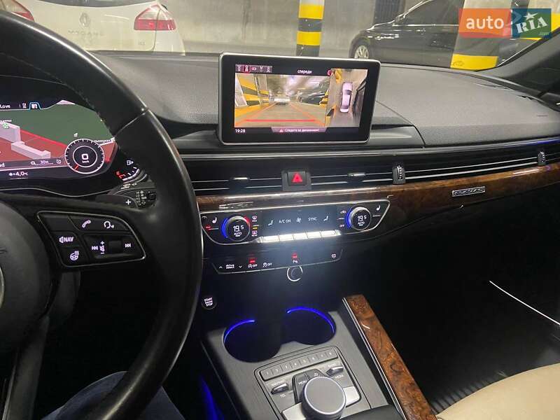 Седан Audi A4 2017 в Львове