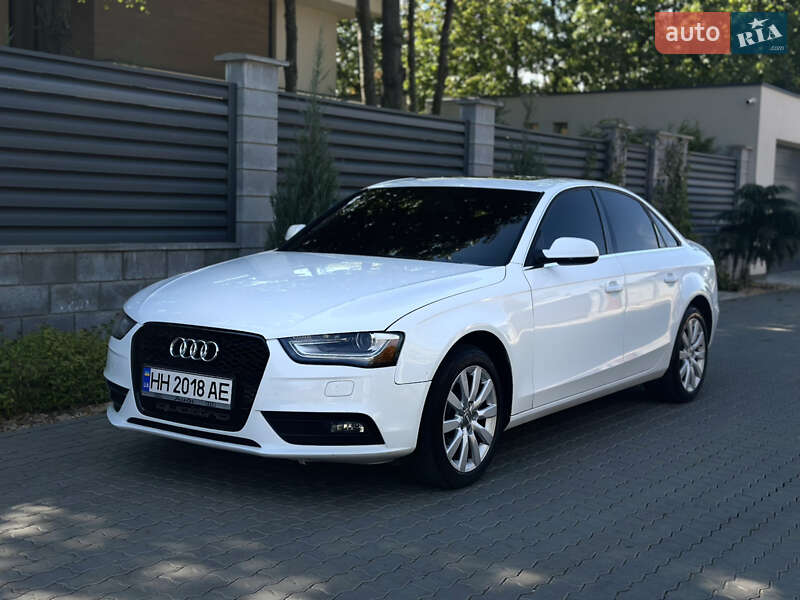 Седан Audi A4 2012 в Одессе