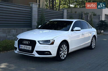 Седан Audi A4 2012 в 