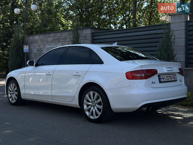 Седан Audi A4 2012 в Одессе