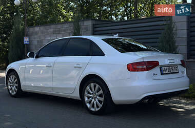 Седан Audi A4 2012 в 