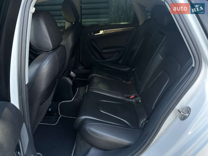 Седан Audi A4 2012 в Одессе