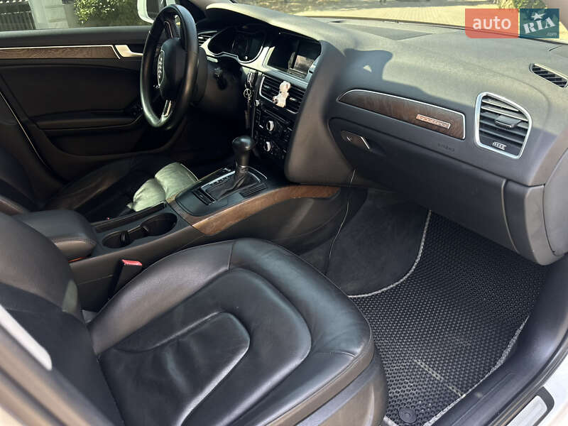 Седан Audi A4 2012 в Одессе