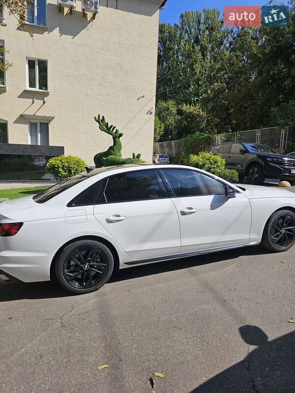 Седан Audi A4 2020 в Києві