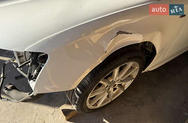 Седан Audi A4 2015 в 