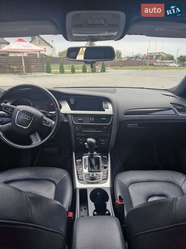 Седан Audi A4 2012 в Каменец-Подольском
