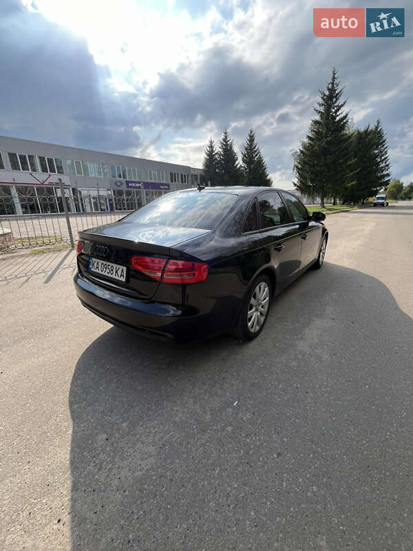 Седан Audi A4 2013 в Сумах