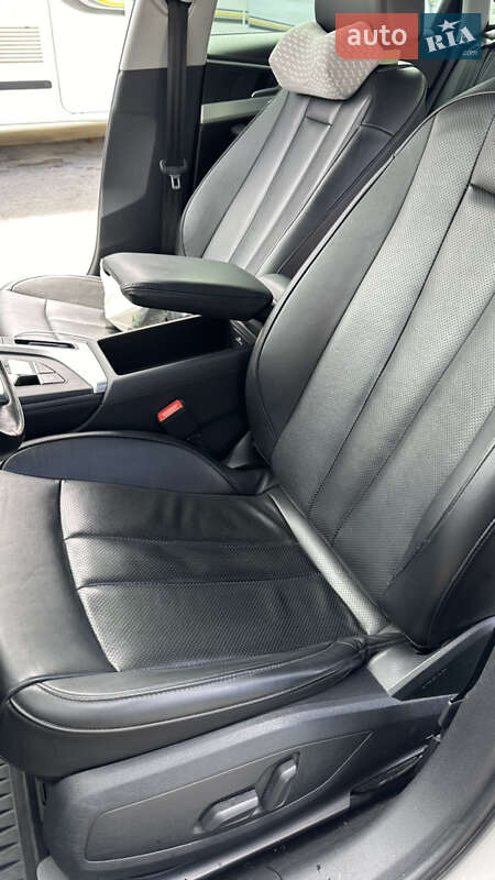 Седан Audi A4 2016 в Одесі