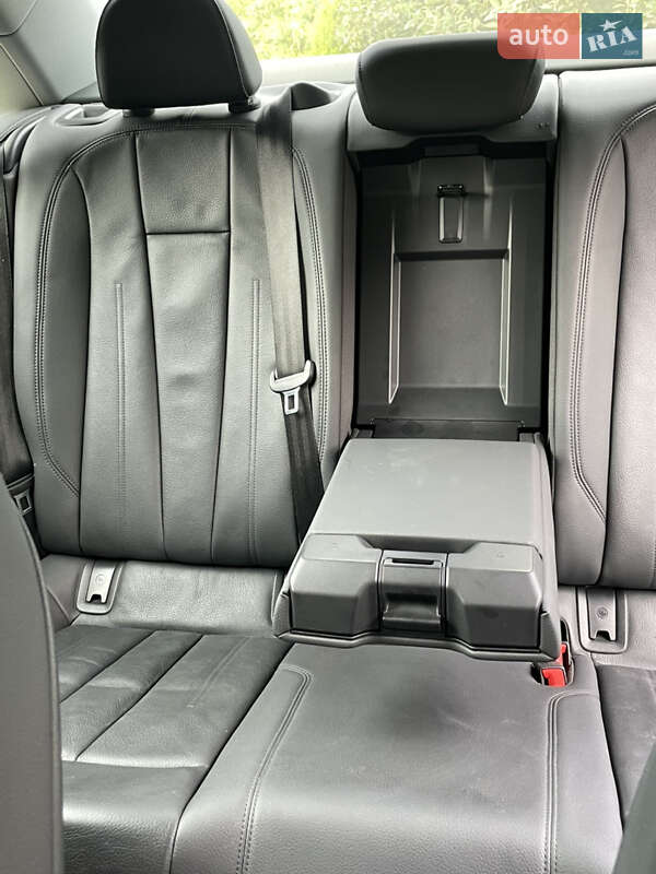 Седан Audi A4 2019 в Киеве