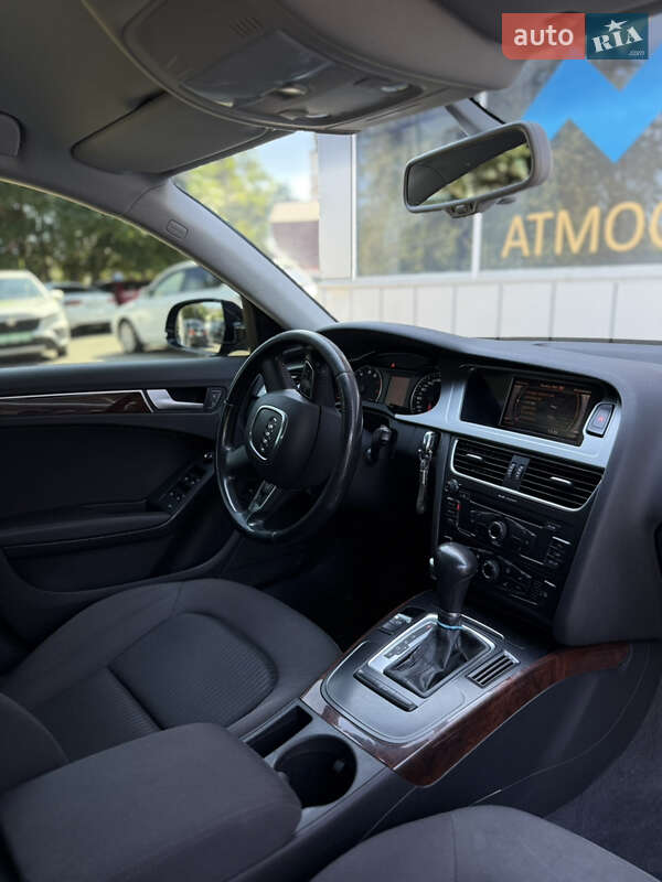 Седан Audi A4 2010 в Одессе
