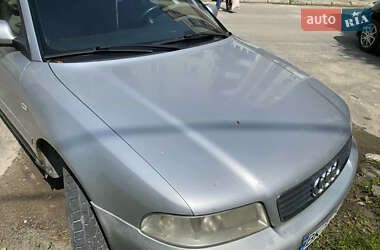 Седан Audi A4 1999 в 