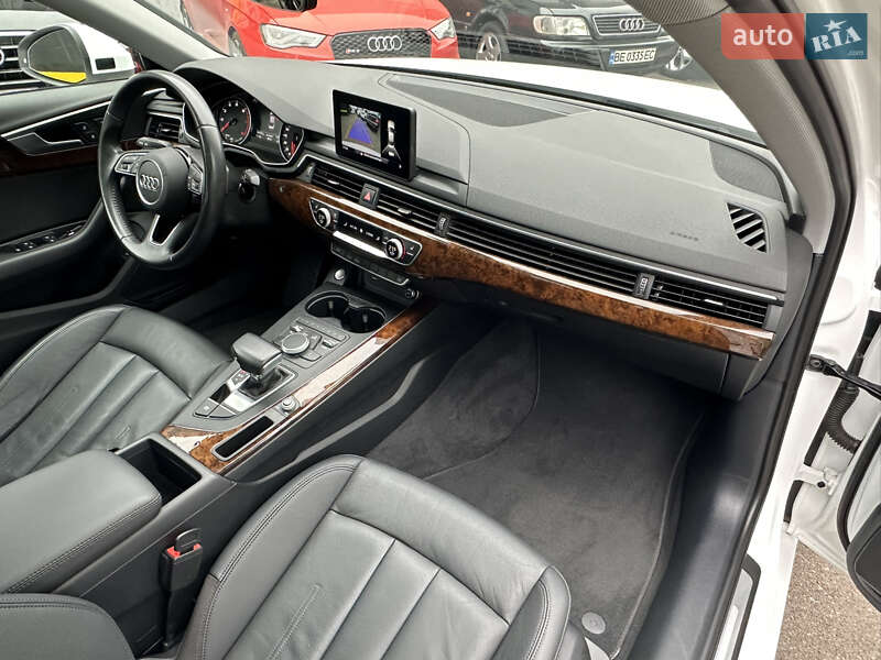 Седан Audi A4 2019 в Одессе