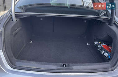 Седан Audi A4 2015 в 