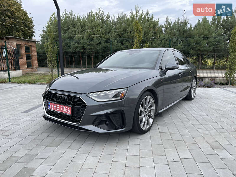 Седан Audi A4 2019 в 
