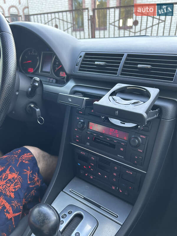 Универсал Audi A4 2004 в Носовке