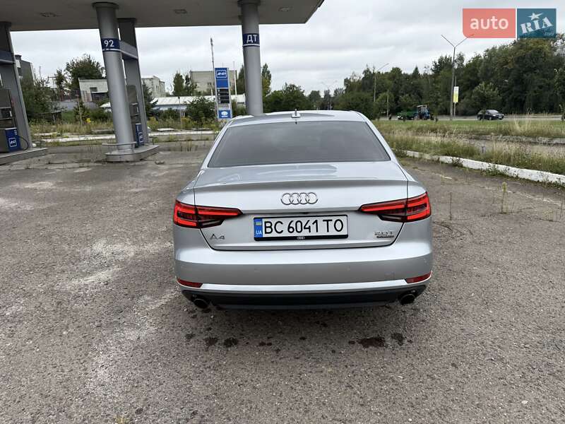 Седан Audi A4 2015 в Львові