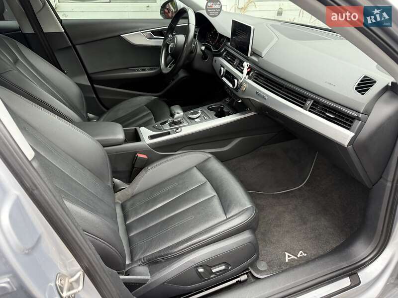Седан Audi A4 2015 в Львові