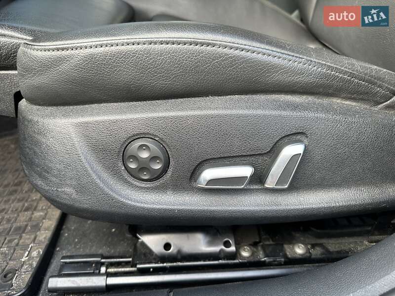 Седан Audi A4 2015 в Киеве