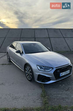 Седан Audi A4 2021 в 