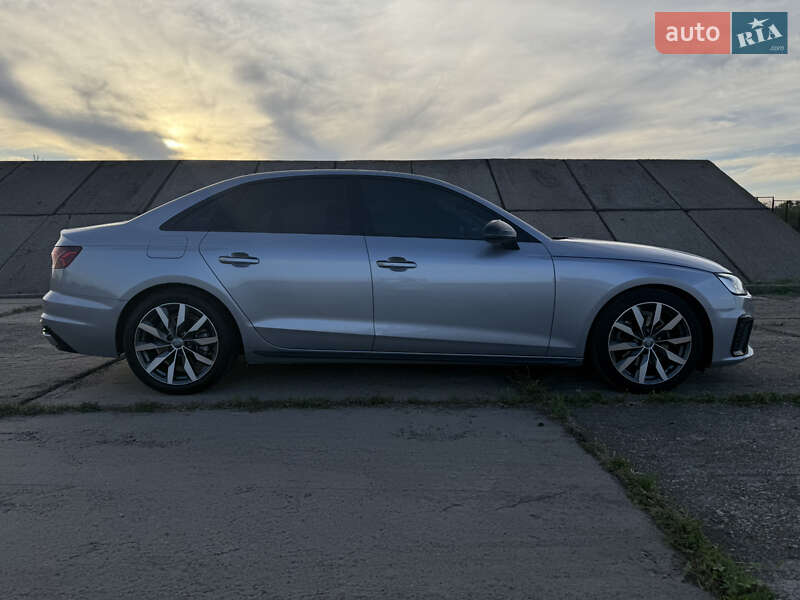 Седан Audi A4 2021 в Запорожье
